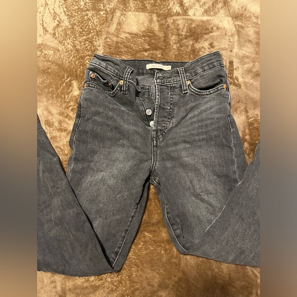 Levi’s Wedgie Skinny - Size 25, Black Wash, NWOT - Picture 2 of 3